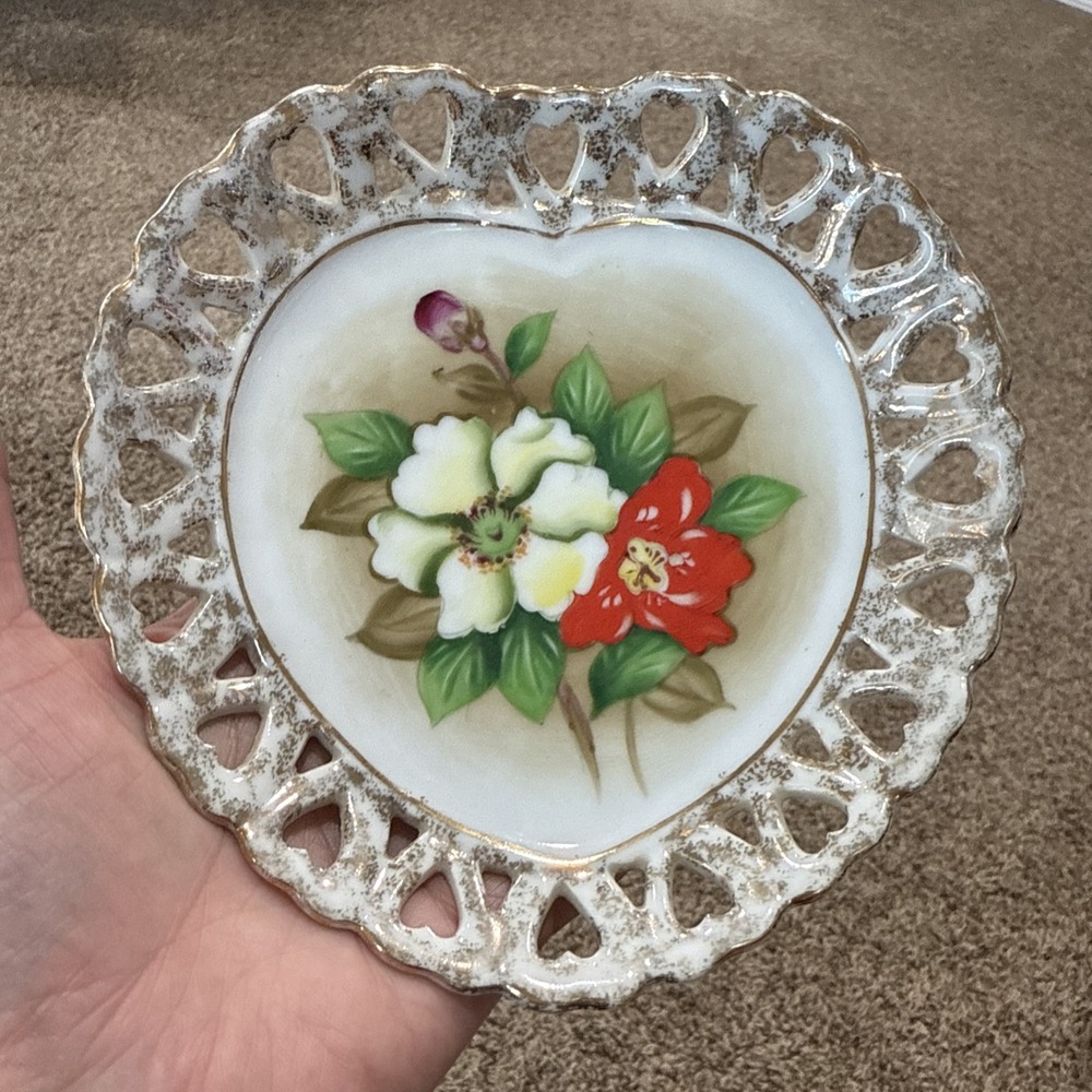 Hand painted Heart Shaped Ucagco Ceramic Trinket Dish/Tray Japan